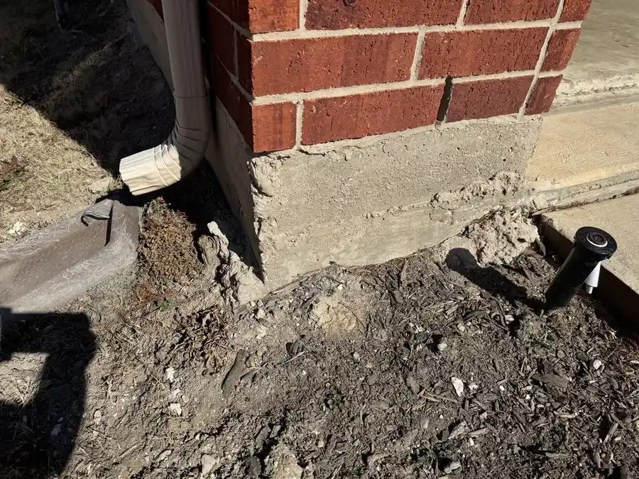 Exposed foundation