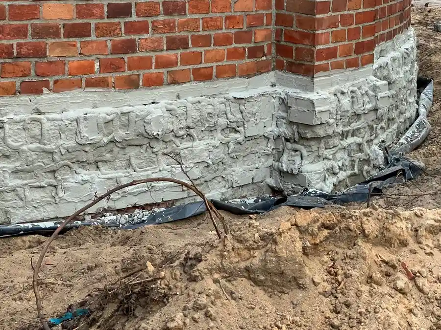 5 Signs of a Sinking Foundation & What Homeowners Can Do About It